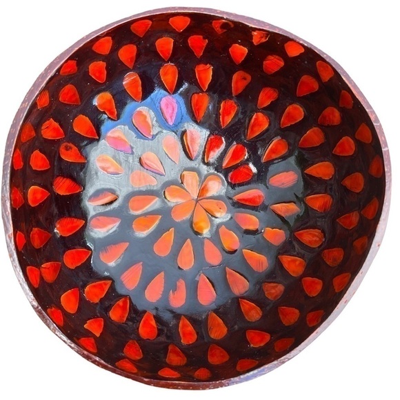 SET of 3 decorative bowls made from coconut shells. Not food safe, but very nice - Picture 4 of 5